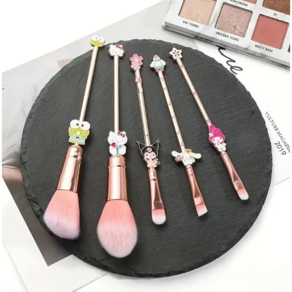 NEW! 5pcs Hello Kitty and Friends Makeup Brush w/ Metal Handles & Travel Case! - Picture 3 of 4